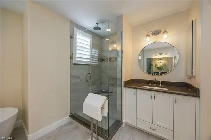 558 Vintage Reserve Ln 19a, Naples, Florida 34119