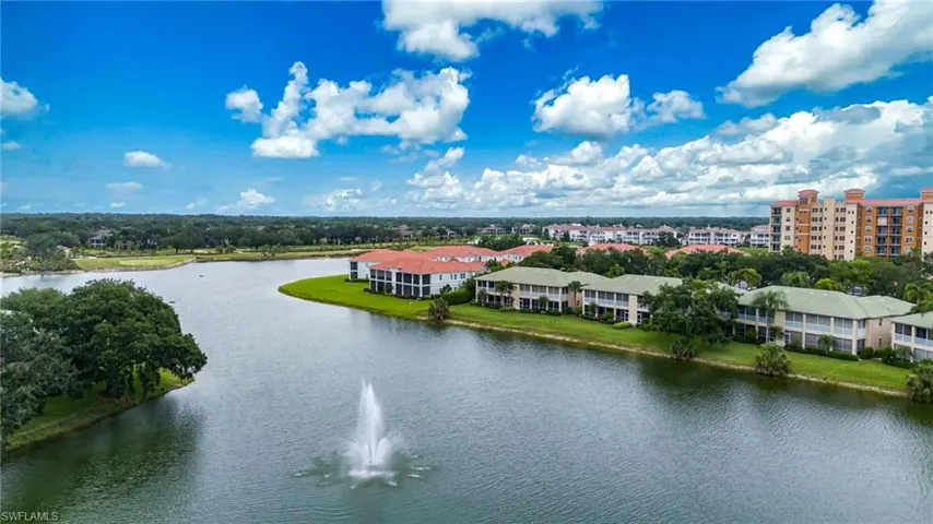558 Vintage Reserve Ln 19a, Naples, Florida 34119