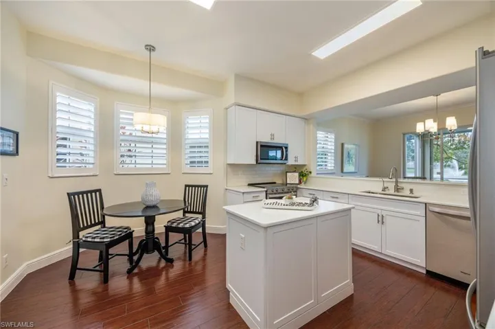 558 Vintage Reserve Ln 19a, Naples, Florida 34119