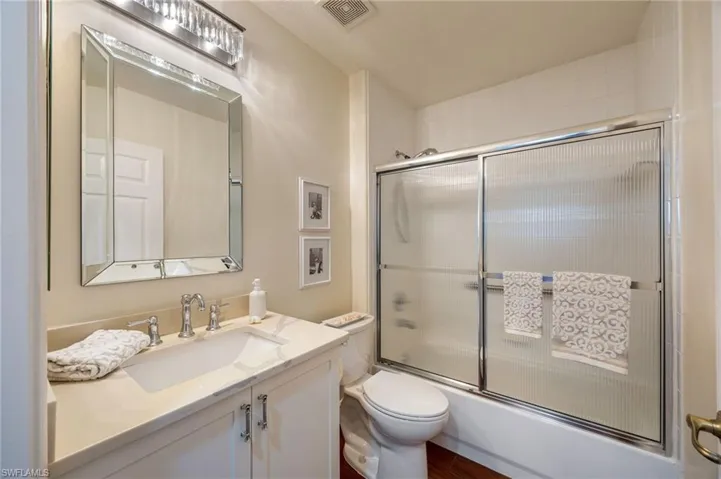 558 Vintage Reserve Ln 19a, Naples, Florida 34119