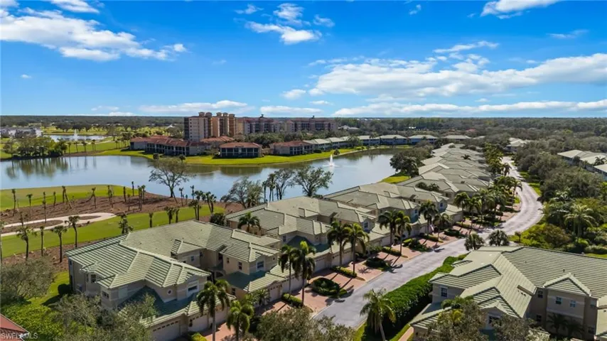 558 Vintage Reserve Ln 19a, Naples, Florida 34119