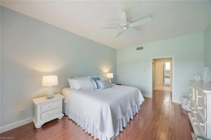 558 Vintage Reserve Ln 19a, Naples, Florida 34119