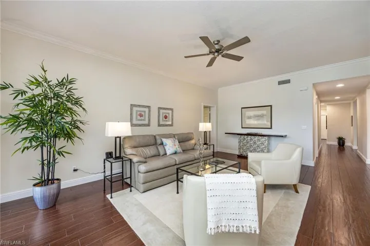 558 Vintage Reserve Ln 19a, Naples, Florida 34119