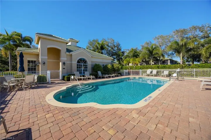 558 Vintage Reserve Ln 19a, Naples, Florida 34119