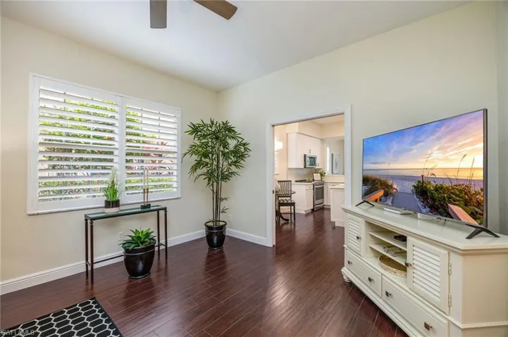 558 Vintage Reserve Ln 19a, Naples, Florida 34119