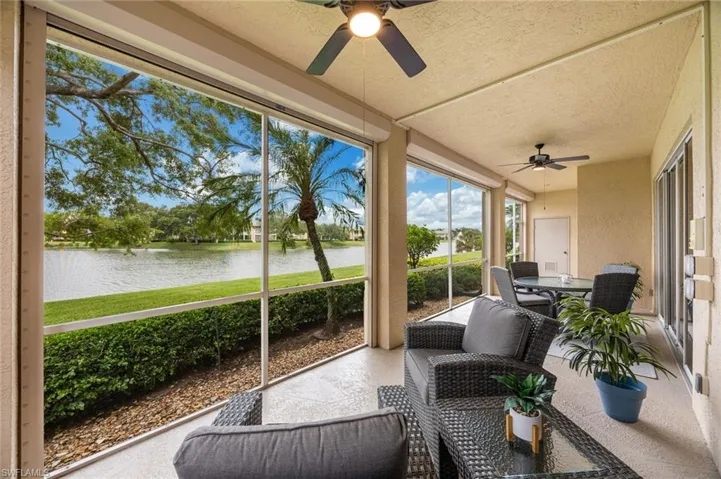 558 Vintage Reserve Ln 19a, Naples, Florida 34119