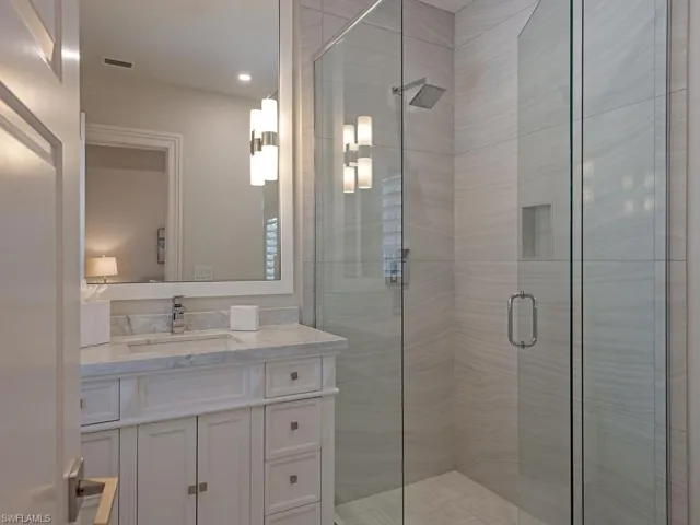 628  21st S AVE, Naples, FL 34102