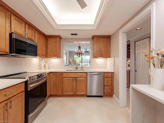 6360  Pelican Bay  BLVD, Naples, FL 34108