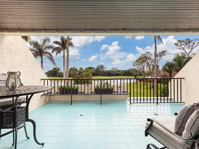 Large outdoor living are with gorgeous views!