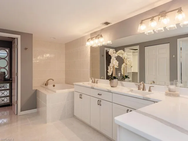 Owners Bath