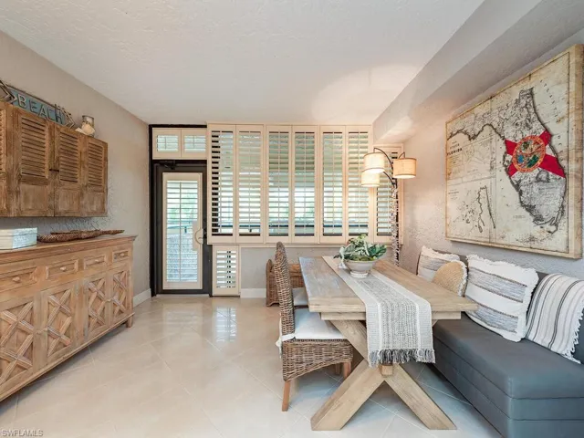 6360  Pelican Bay  BLVD, Naples, FL 34108