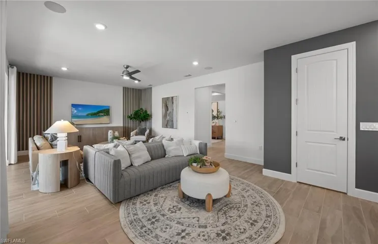 Photos are of a model home. Illustration purposes only.