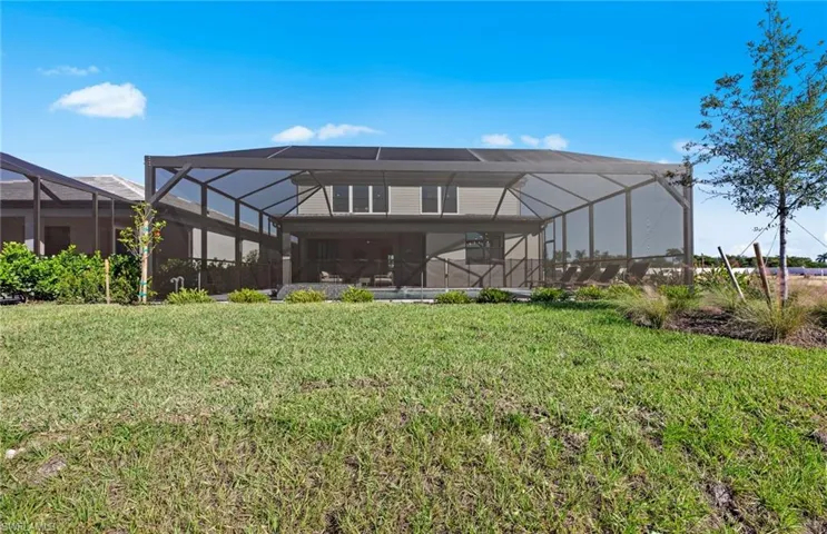 Photos are of a model home. Illustration purposes only.