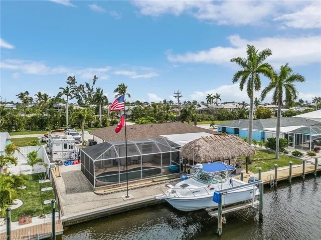 2669 Sanibel BLVD, ST. JAMES CITY FL 33956