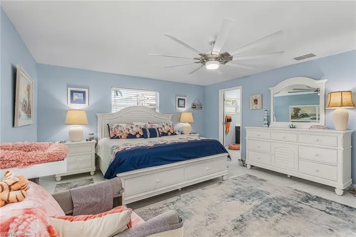 2669 Sanibel BLVD, ST. JAMES CITY FL 33956