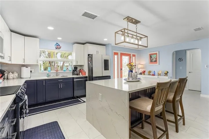 2669 Sanibel BLVD, ST. JAMES CITY FL 33956