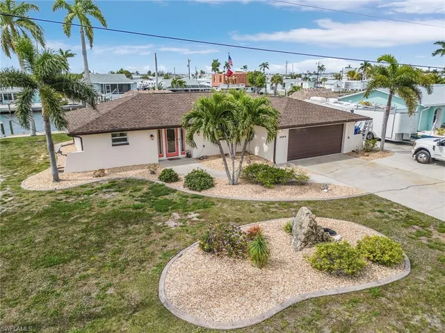 2669 Sanibel BLVD, ST. JAMES CITY FL 33956