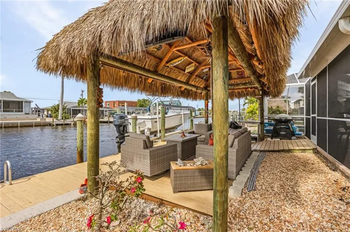 2669 Sanibel BLVD, ST. JAMES CITY FL 33956