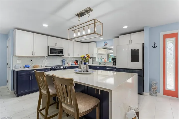 2669 Sanibel BLVD, ST. JAMES CITY FL 33956