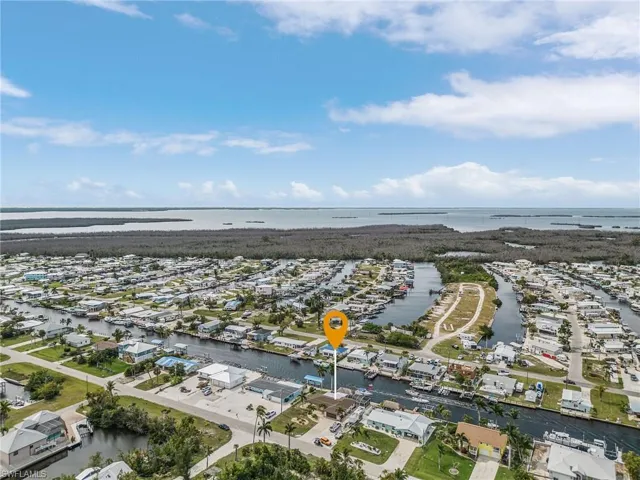 2669 Sanibel BLVD, ST. JAMES CITY FL 33956