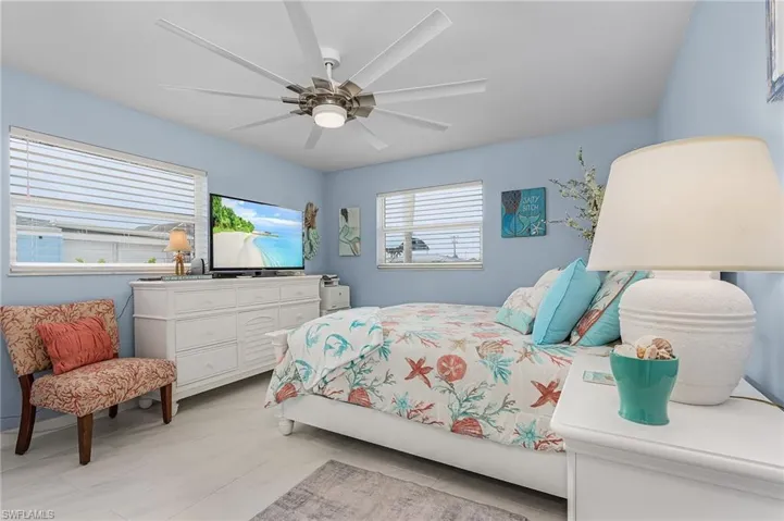 2669 Sanibel BLVD, ST. JAMES CITY FL 33956