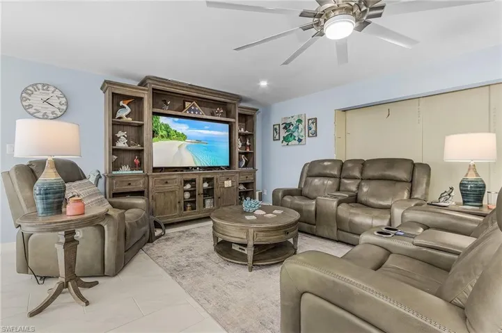2669 Sanibel BLVD, ST. JAMES CITY FL 33956