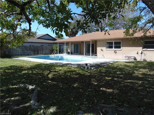 82  Johnnycake  DR, Naples, FL 34110