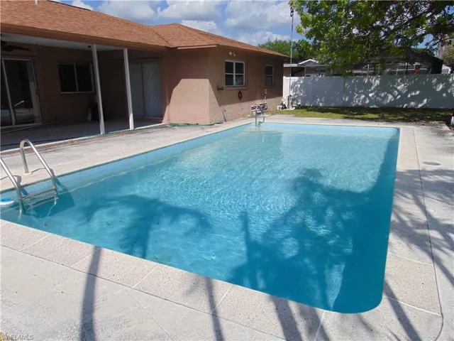 82  Johnnycake  DR, Naples, FL 34110