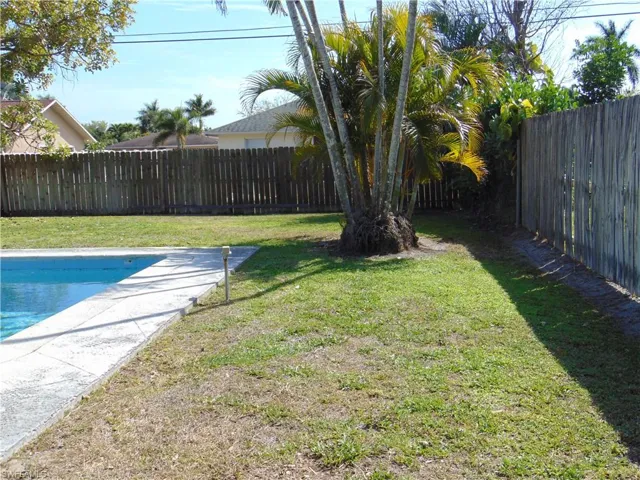 82  Johnnycake  DR, Naples, FL 34110