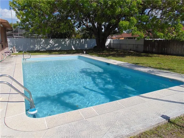 82  Johnnycake  DR, Naples, FL 34110
