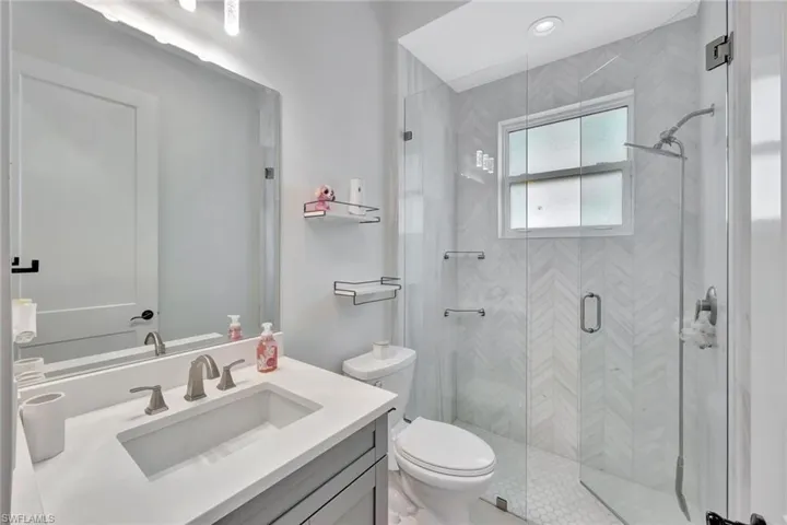 140 37th Ave Nw, Naples, Florida 34120