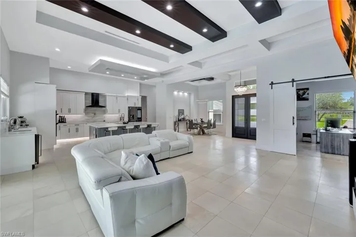 140 37th Ave Nw, Naples, Florida 34120