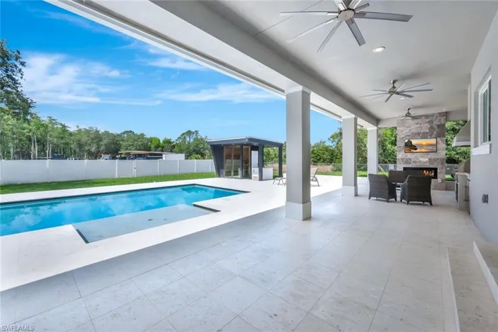 140 37th Ave Nw, Naples, Florida 34120