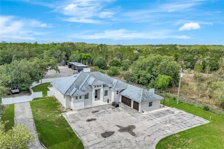 140 37th Ave Nw, Naples, Florida 34120