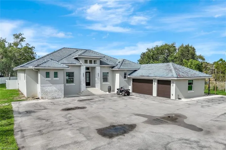 140 37th Ave Nw, Naples, Florida 34120