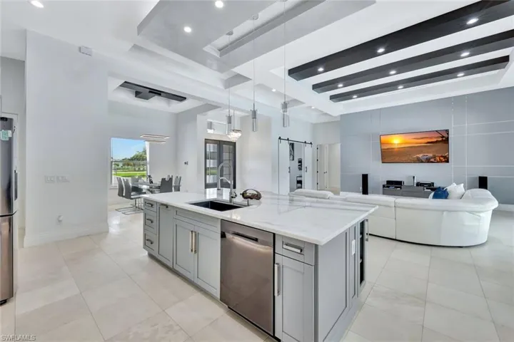140 37th Ave Nw, Naples, Florida 34120