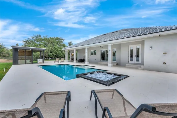 140 37th Ave Nw, Naples, Florida 34120
