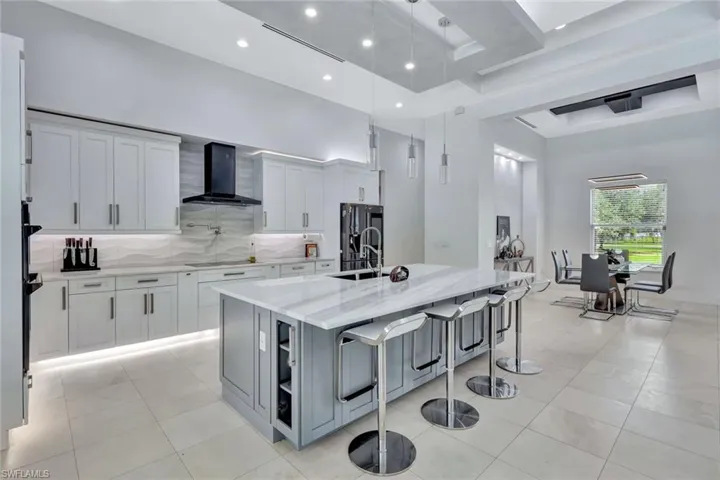 140 37th Ave Nw, Naples, Florida 34120