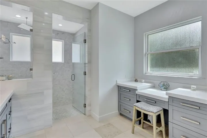 140 37th Ave Nw, Naples, Florida 34120