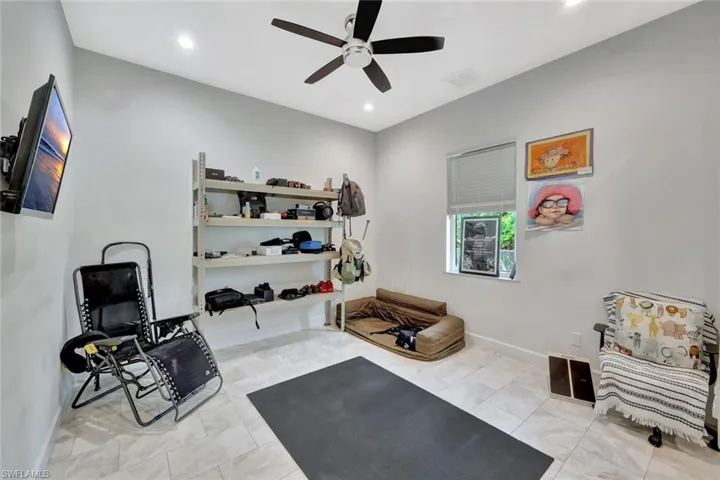 140 37th Ave Nw, Naples, Florida 34120