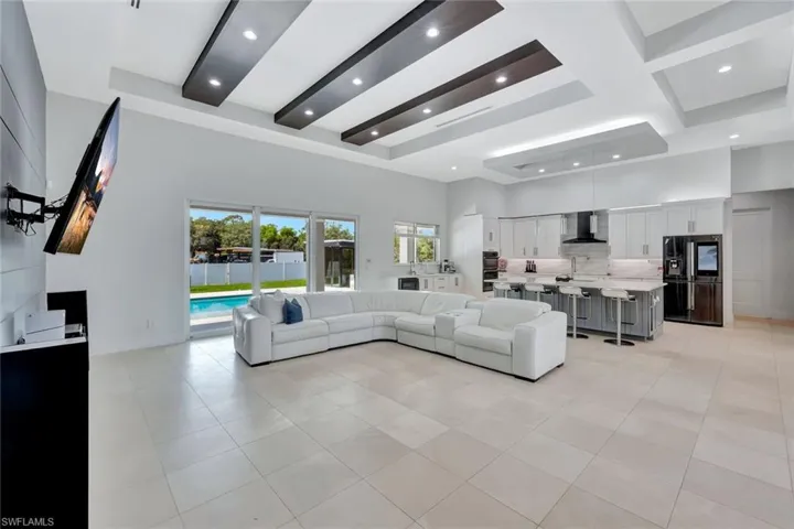 140 37th Ave Nw, Naples, Florida 34120