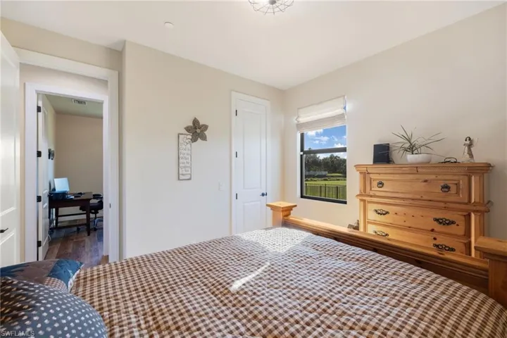 Bedroom with Walk in Closet