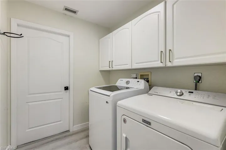 1438 Sw 57th St, Cape Coral, Florida 33914