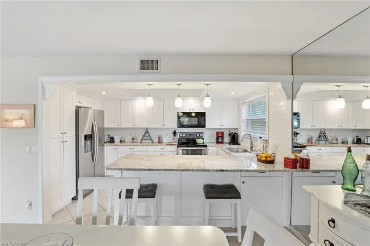 Kitchen/Counter Bar