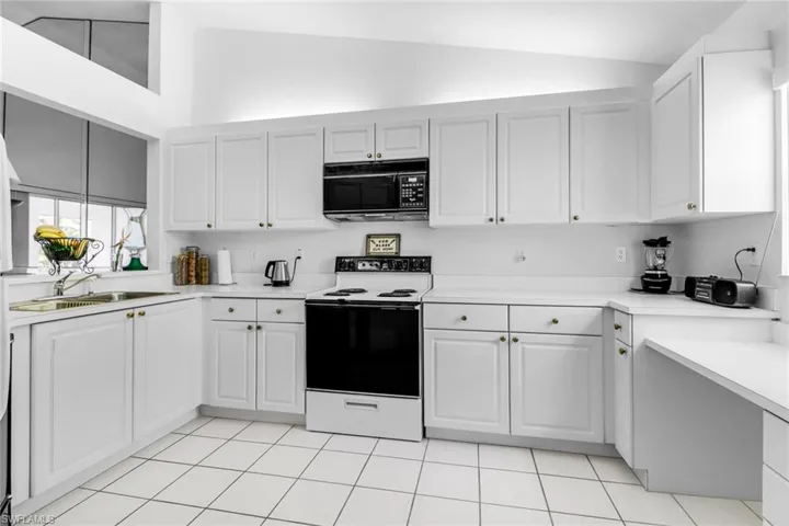 13131 Castle Harbour Dr M3, Naples, Florida 34110