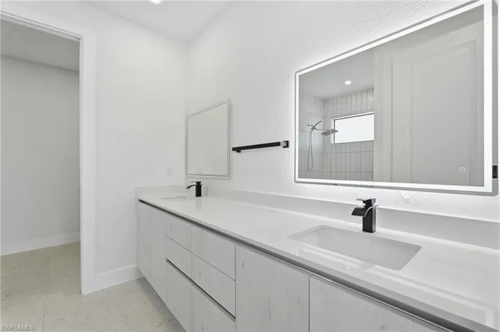 321 Ne 15th Ter, Cape Coral, Florida 33909