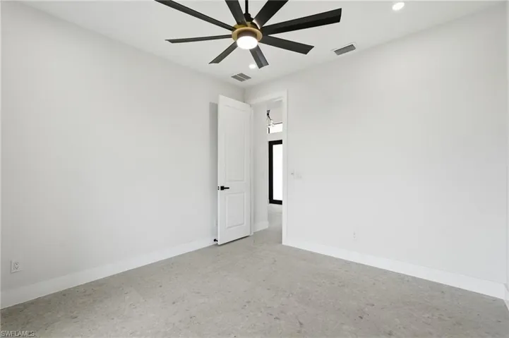 321 Ne 15th Ter, Cape Coral, Florida 33909