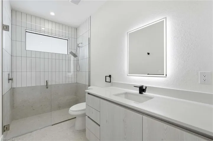 321 Ne 15th Ter, Cape Coral, Florida 33909