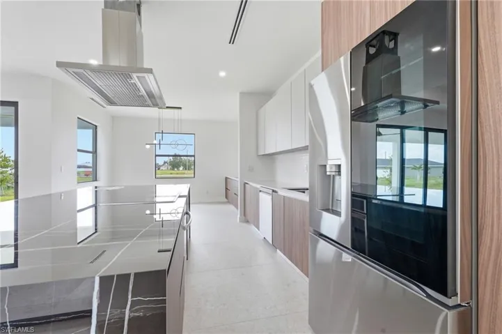 321 Ne 15th Ter, Cape Coral, Florida 33909