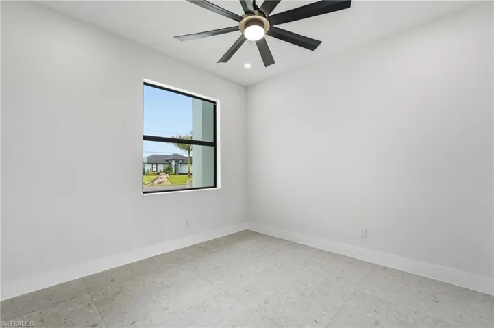 321 Ne 15th Ter, Cape Coral, Florida 33909